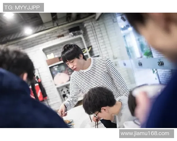 LNG战队强势领跑职业联赛积分榜99分稳居第一位置 LNG战队强势领跑职业联赛积分榜99分稳居第一位置